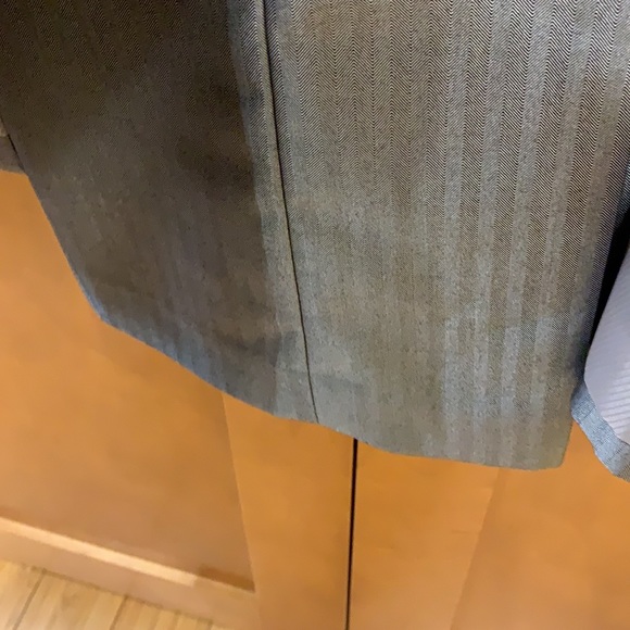 Men’s Le Chateau Premier Class Shiny Slim suit. - Picture 8 of 9